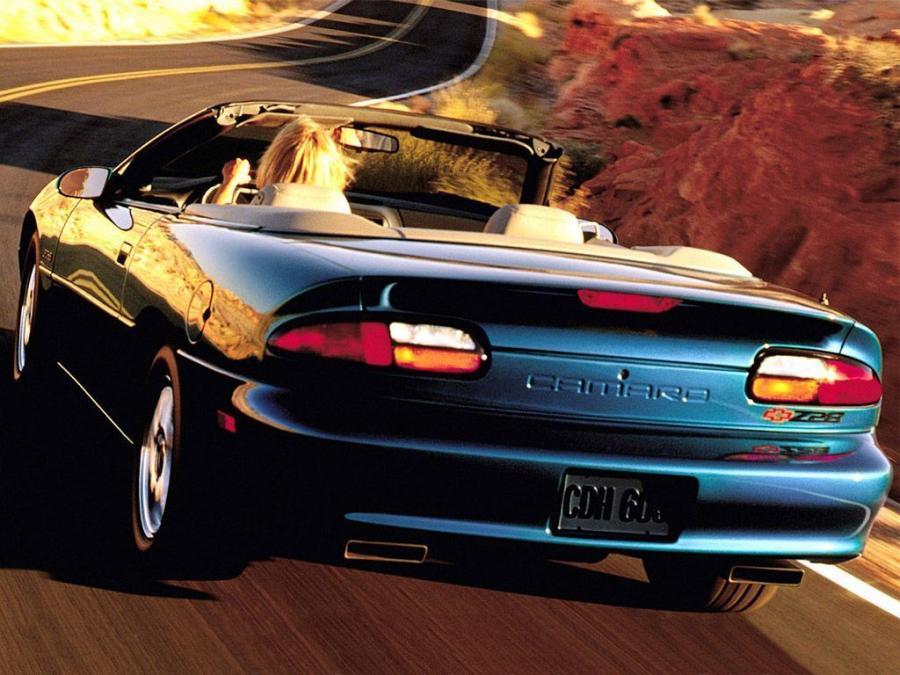  Chevrolet Camaro Z28 Convertible 1998 года  (фото 2 из 12)